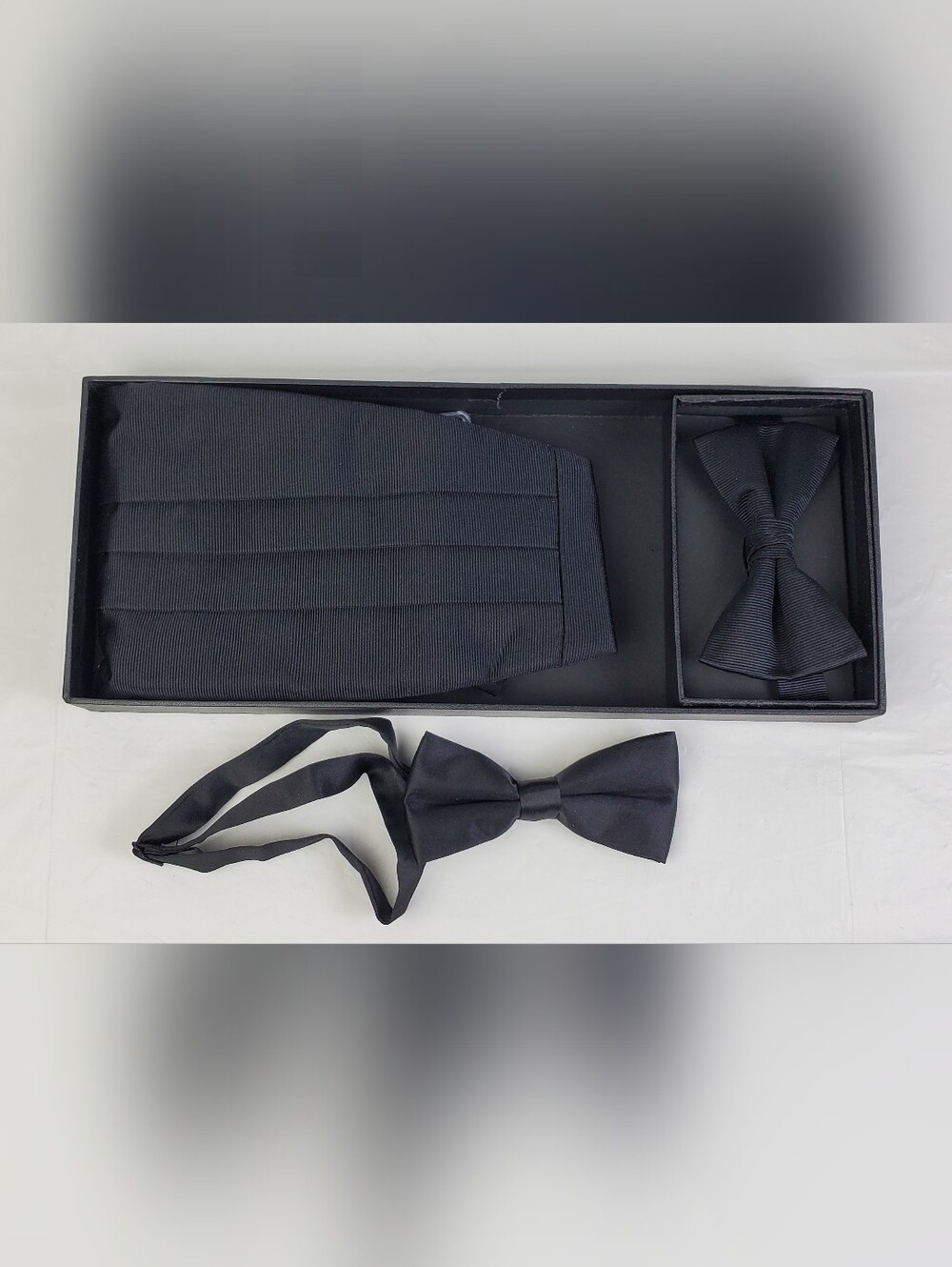 Alan Flusser Black Two Bow Ties and Cummerbund Silk Blend Boxed Set - EUC